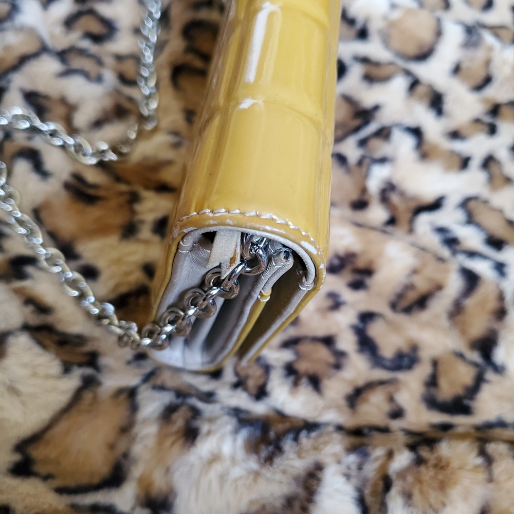 Chanel patent leather clutch - Picture 6 of 9
